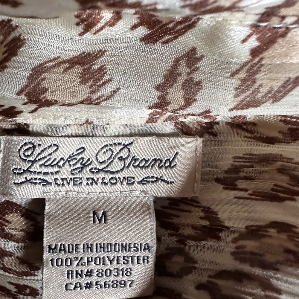 Lucky Brand size medium chic and elevated Leopard Print Button-Up Blouse! NWOT - Picture 6 of 10